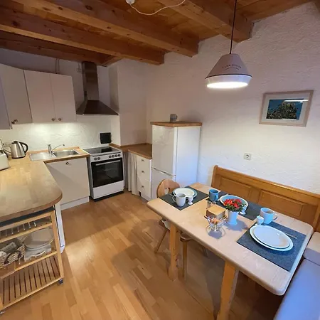 Theresia Oberm, Kreuth-enterbach アパート *